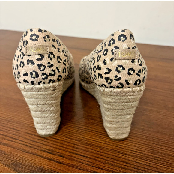 Toms Women's Size 9.5 Michelle Cheetah Print Heel Slip On Wedge Peep Toe MINT - Picture 4 of 12